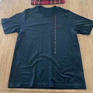 Lululemon navy Los Angeles 2019 navy shirt Large lightly used